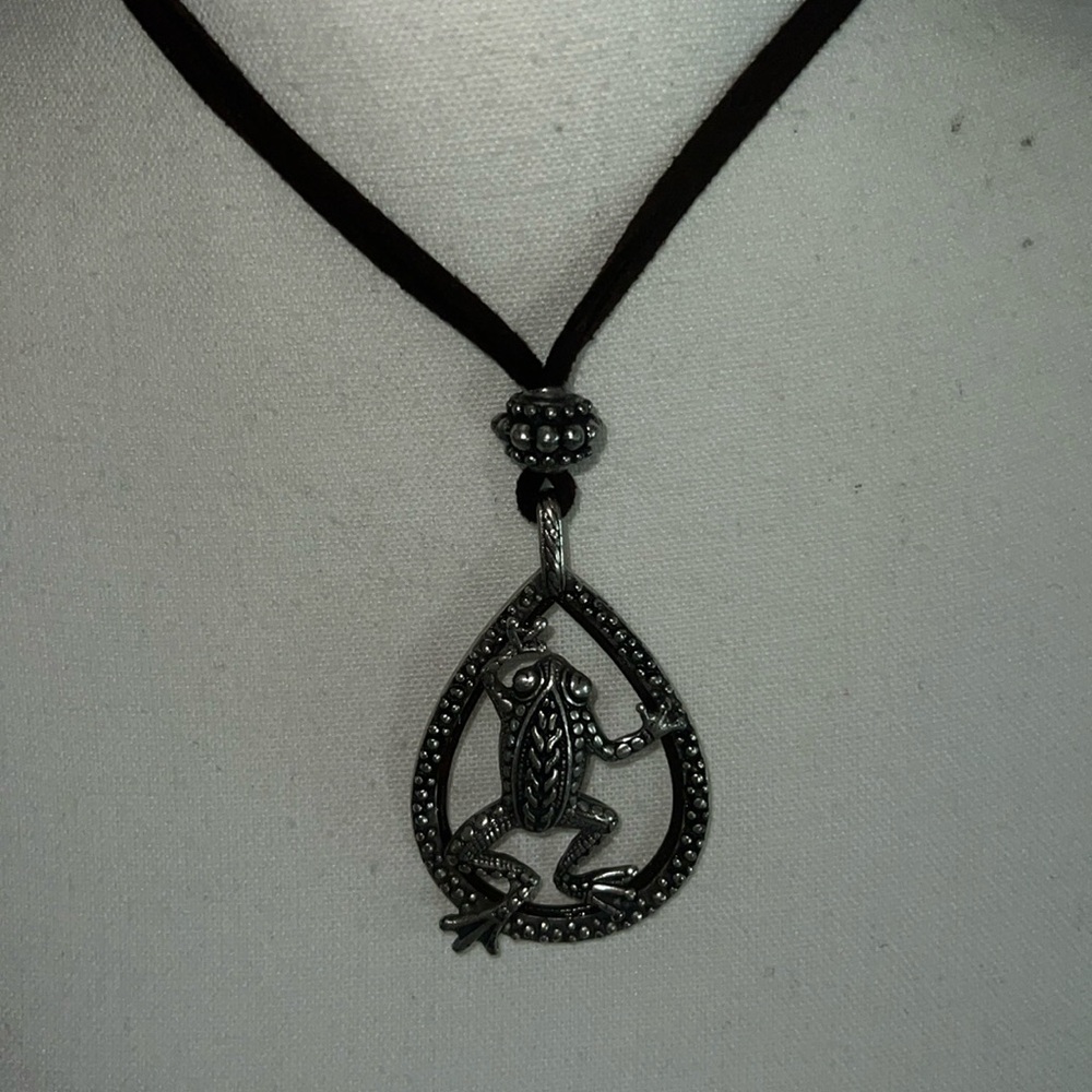 Chicos silver frog pendant on leather, adjustable chain for length!